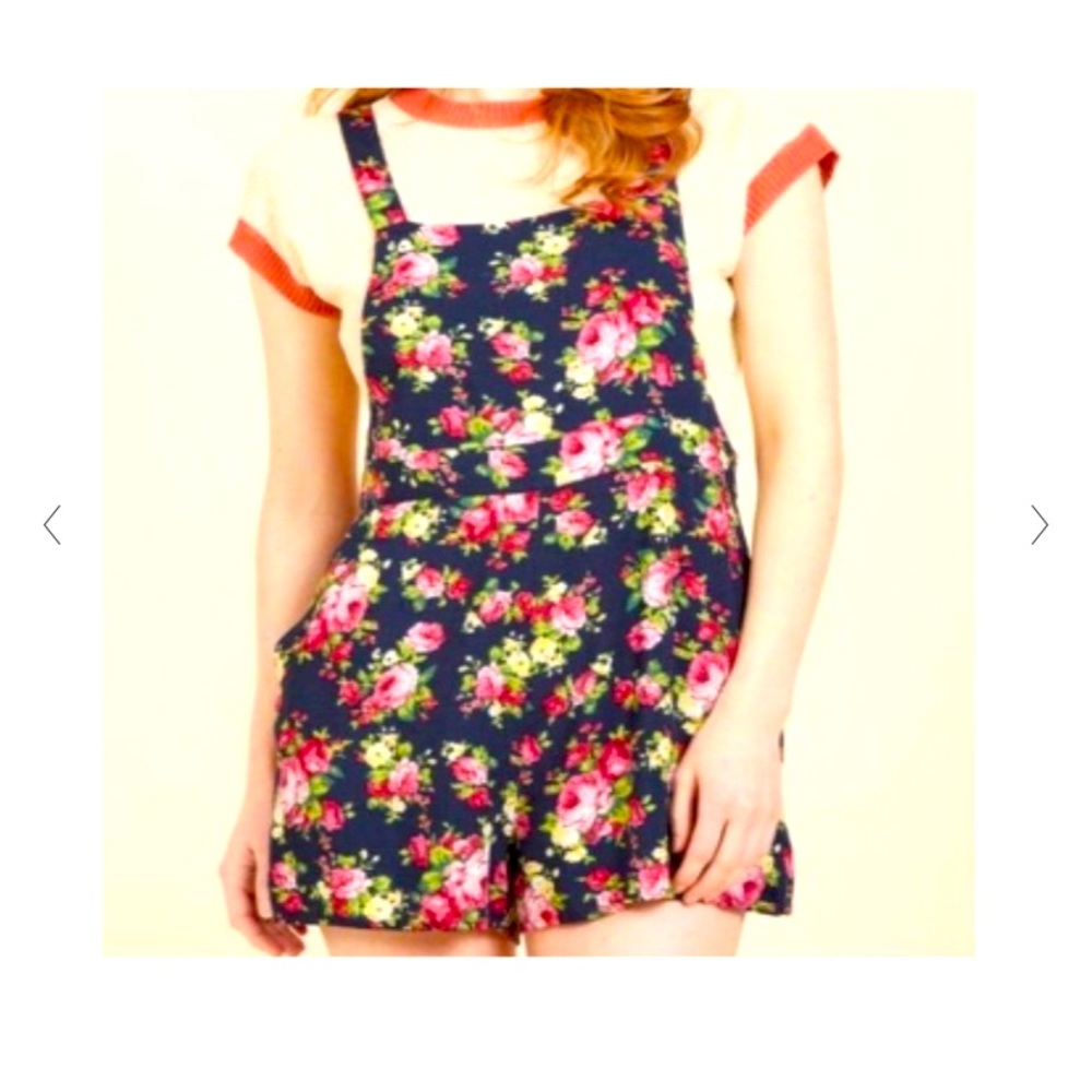 ModCloth Fervour Floral Short Overalls/Romper, Size 1X